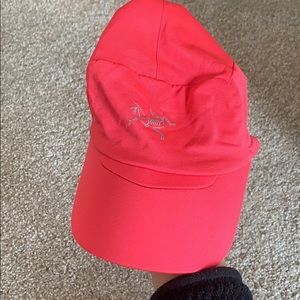NWOT Arc teryx running hat